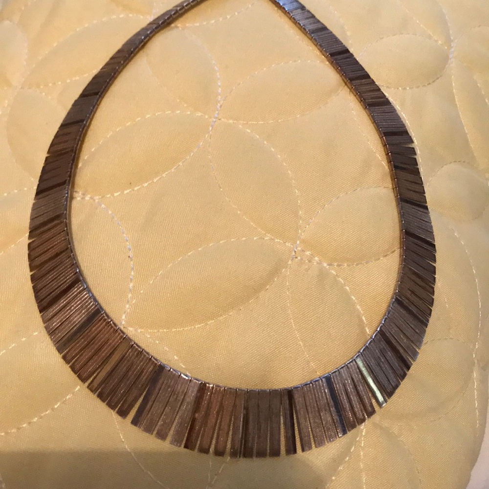 Choker necklace